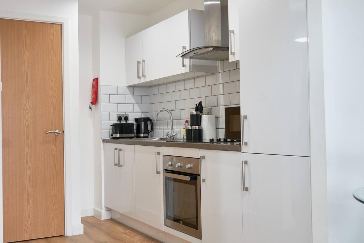 Modern Central Apartment - City Centre - Fast Wifi - Near Utilitia Arena & Icc เบอร์มิงแฮม ภายนอก รูปภาพ