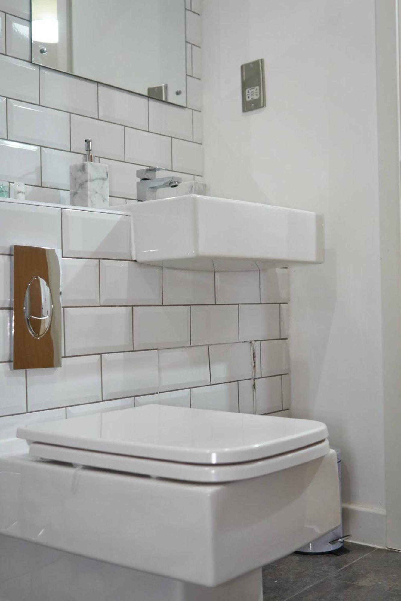 Modern Central Apartment - City Centre - Fast Wifi - Near Utilitia Arena & Icc เบอร์มิงแฮม ภายนอก รูปภาพ